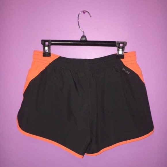 Nike 2-in-1 Women’s Training Shorts - Picture 2 of 4